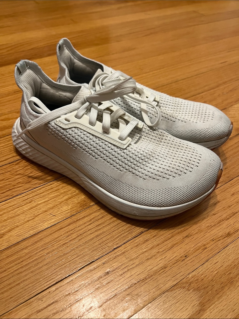 Flux Adapt Runner Sneakers, M7 / W8.5, White/Gum